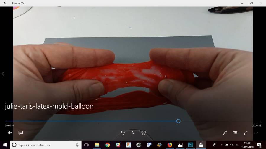 julie-taris-latex-balloon-video_4_.jpg