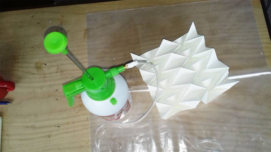 julie-taris-soft-robotic-origami-waterbomb_2_.jpg