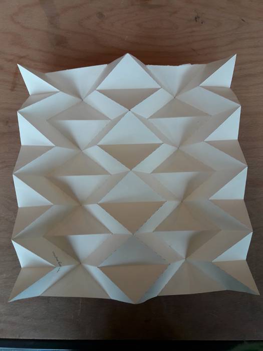 julie-taris-textile-scaffold-origami-patern-muria-waterbomb_9_.jpg
